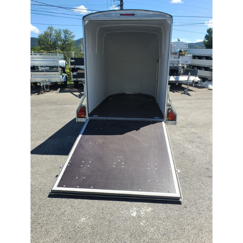 Niewiadów F1334 Polyester-Transporter mit Ladefläche + Seitentür – Ansicht 4