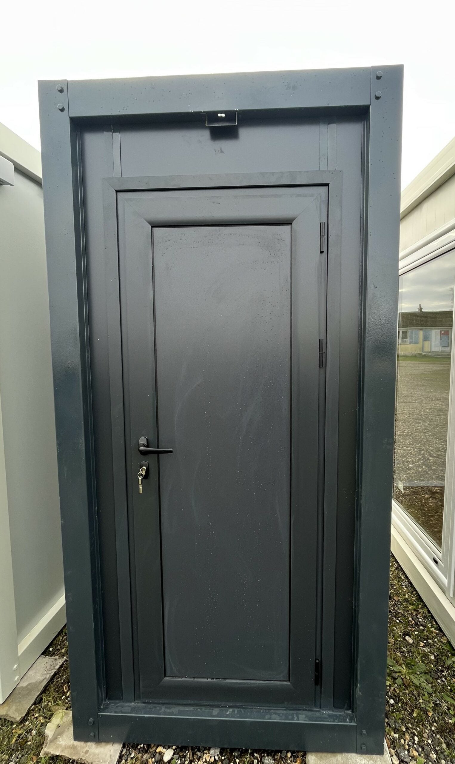 Einfaches WC-Sanitärmodul – Farbe Gris – Ansicht 2