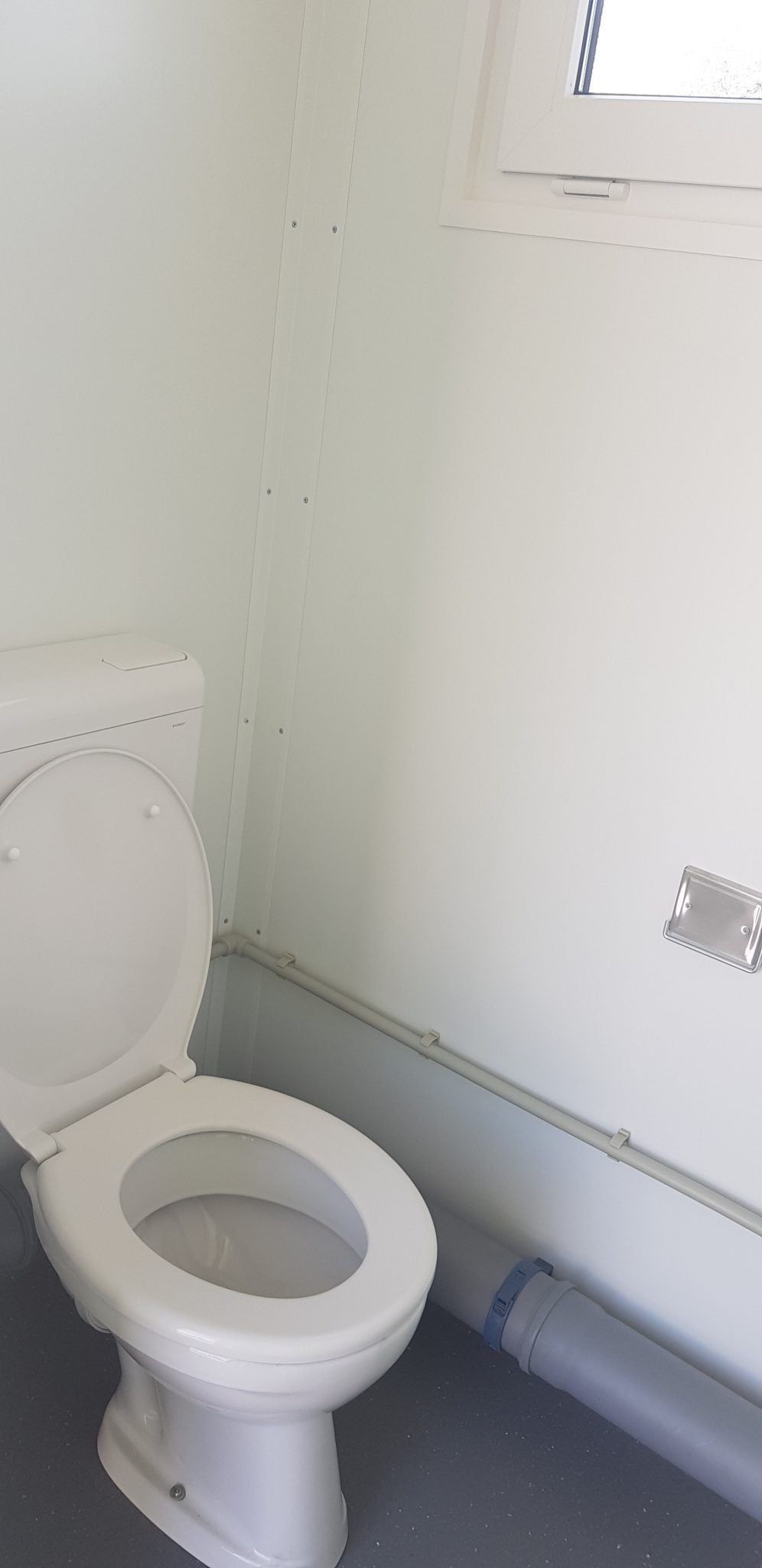 10-Fuß-Sanitärmodul mit WC, Urinal, Dusche und Waschbecken (18759) – Ansicht 3